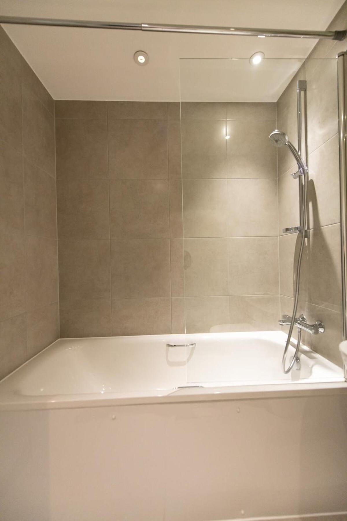 Fantastic 1 Bed Apartment In Crawley Dış mekan fotoğraf