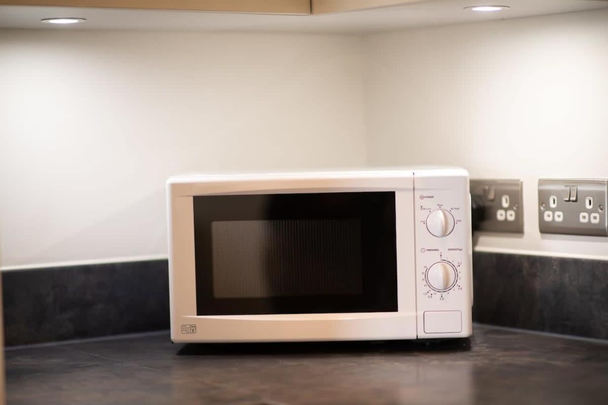 Fantastic 1 Bed Apartment In Crawley Dış mekan fotoğraf